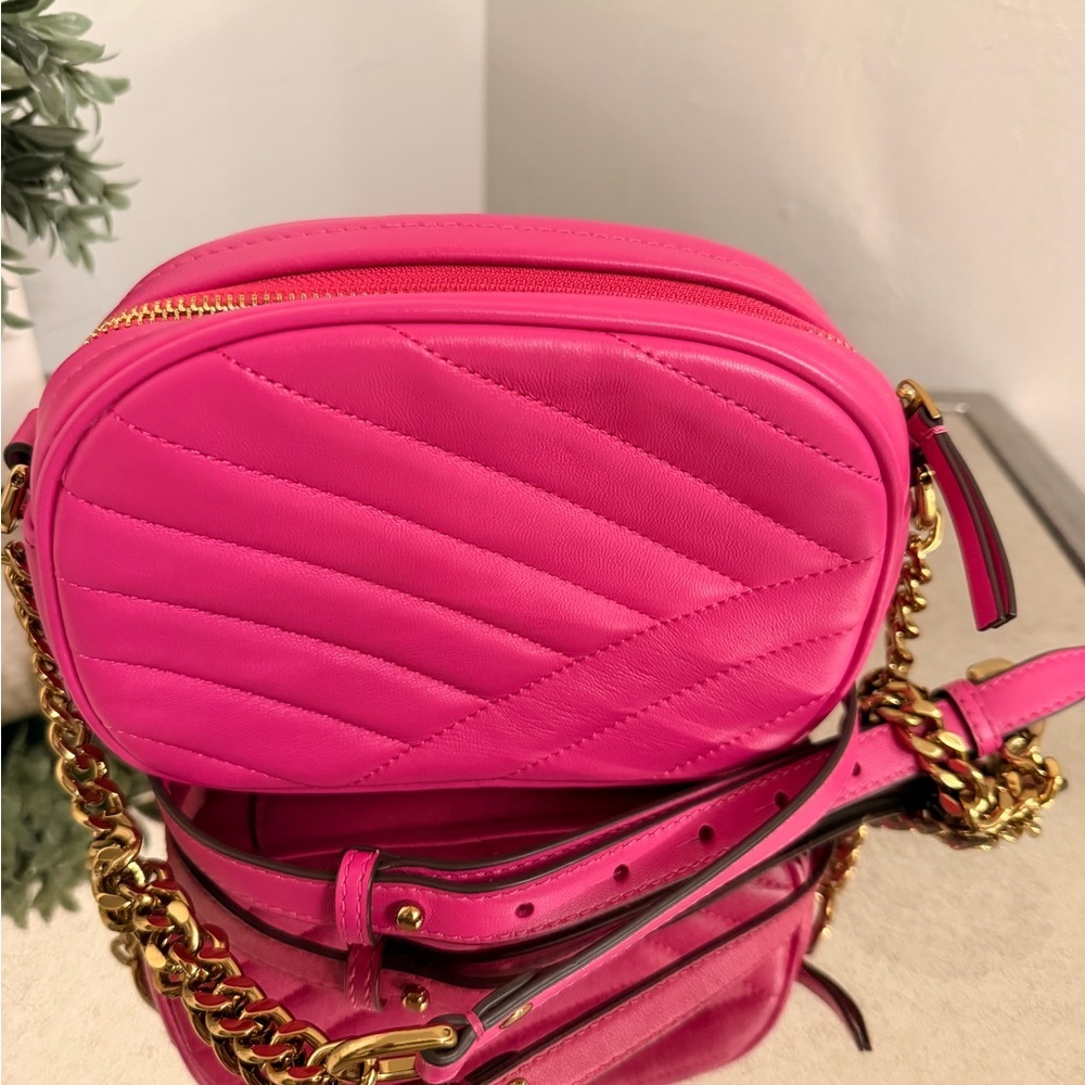 Tory Burch Kira Chevron camera crossbody bag - Picture 4 of 9
